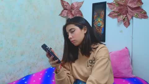 rousse_violet online show from 01-09-25, 08:44