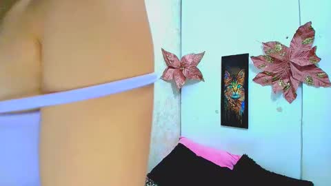 rousse_violet online show from 02-05-25, 09:07