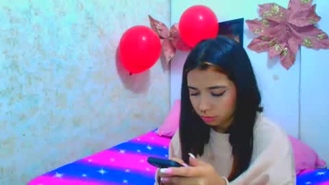 rousse_violet online show from 02-18-25, 12:15