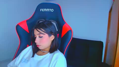 rousse_violet online show from 09-18-25, 10:01