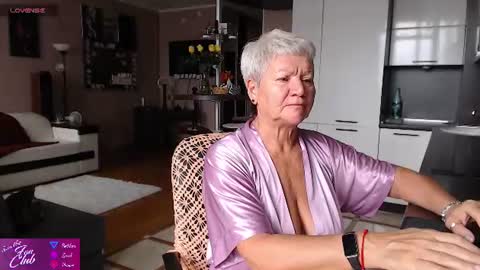 Snapshot of roxana_brooks chatting on 06-27-26, 09:58 Roxana online show from 06-27-26, 09:58