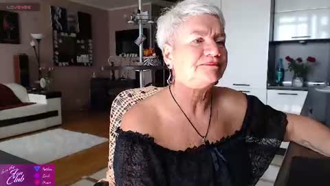 Snapshot of roxana_brooks chatting on 07-10-26, 08:18 Roxana online show from 07-10-26, 08:18