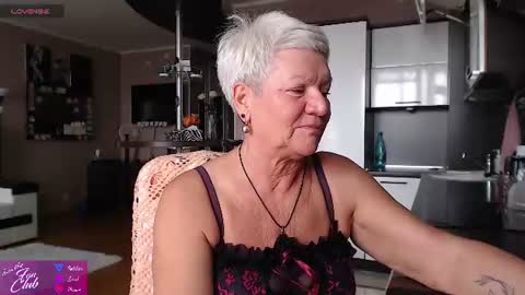 Snapshot of roxana_brooks chatting on 07-22-26, 09:12 Roxana online show from 07-22-26, 09:12