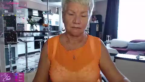 Snapshot of roxana_brooks chatting on 07-25-26, 02:14 Roxana online show from 07-25-26, 02:14