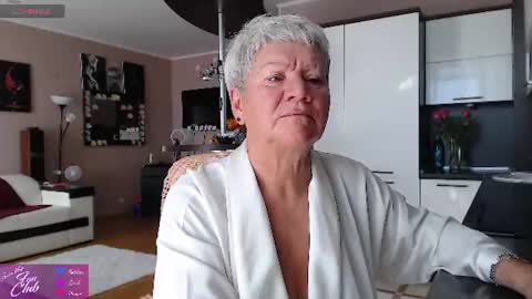 Snapshot of roxana_brooks chatting on 07-30-26, 06:56 Roxana online show from 07-30-26, 06:56