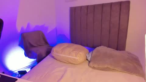 Roxane online show from 02-12-26, 05:02