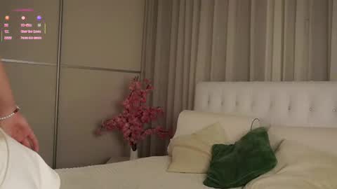 Anna Lokiss online show from 10-30-25, 12:28