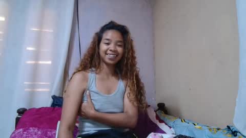 roxanne_98 online show from 10-08-25, 04:43