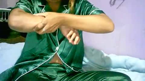 roxanne_98 online show from 02-07-26, 06:00