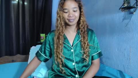 roxanne_98 online show from 02-25-26, 02:32