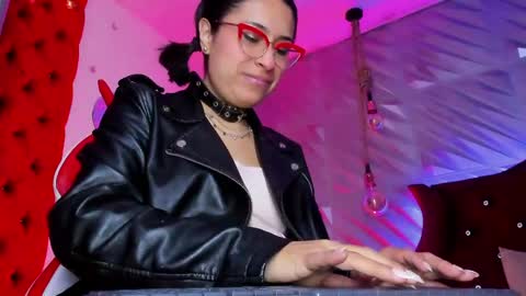 roxanne_han online show from 05-29-26, 12:14