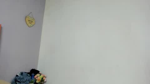 Juliana 3 online show from 05-15-26, 12:12