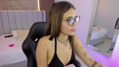 R O X Y  online show from 05-23-26, 07:40