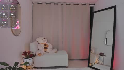  R O X I E  online show from 12-03-25, 01:24