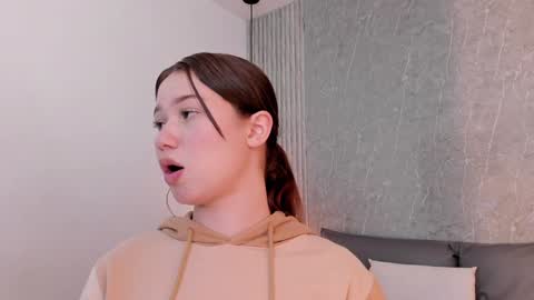 Snapshot of roxie_summers chatting on 12-30-24, 06:05 Roxie online show from 12-30-24, 06:05