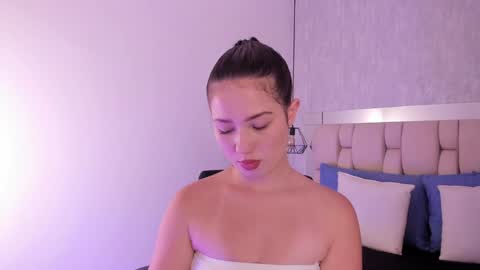 Snapshot of roxie_summers chatting on 01-21-25, 07:39 Roxie online show from 01-21-25, 07:39