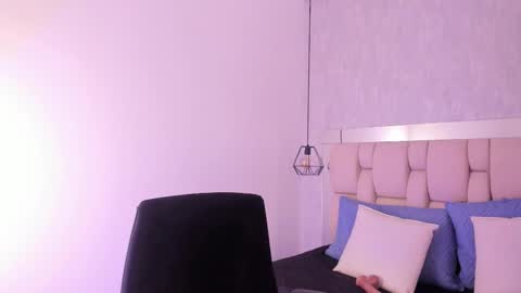 Snapshot of roxie_summers chatting on 01-23-25, 02:02 Roxie online show from 01-23-25, 02:02