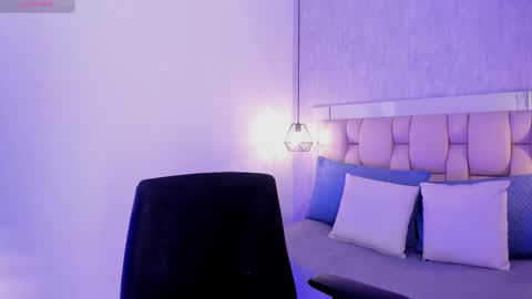 Snapshot of roxie_summers chatting on 02-15-25, 11:58 Roxie online show from 02-15-25, 11:58