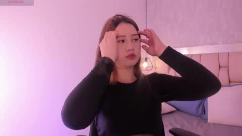 Snapshot of roxie_summers chatting on 02-18-25, 07:30 Roxie online show from 02-18-25, 07:30