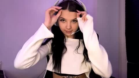 Hana online show from 12-18-25, 11:49