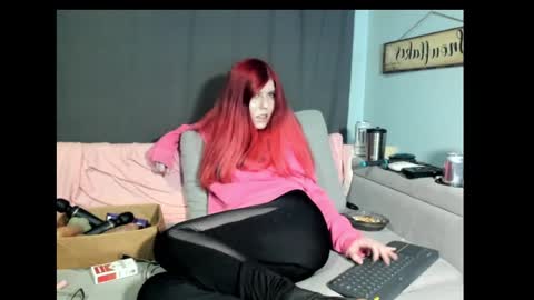 roxihazeleyes online show from 02-13-25, 07:24