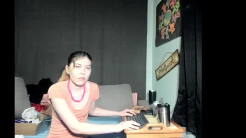 roxihazeleyes online show from 03-06-26, 06:43