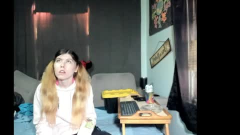 roxihazeleyes online show from 04-06-26, 10:33