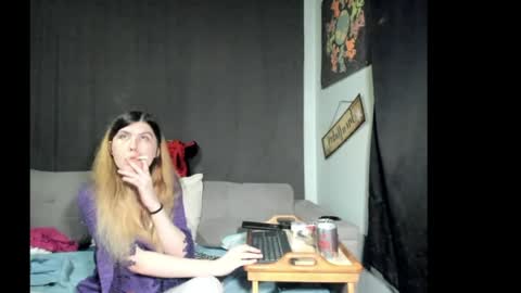 roxihazeleyes online show from 04-10-26, 03:56