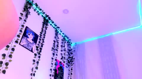 Snapshot of roxxxevelvet chatting on 03-05-25, 11:38 Roxx IG online show from 03-05-25, 11:38