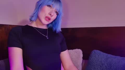 Snapshot of roxxxevelvet chatting on 09-14-25, 06:01 Roxx IG online show from 09-14-25, 06:01