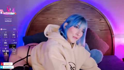 Snapshot of roxxxevelvet chatting on 09-26-25, 05:50 Roxx IG online show from 09-26-25, 05:50