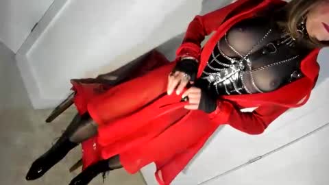 Snapshot of roxxxxy4u chatting on 01-05-25, 03:32 Roxy online show from 01-05-25, 03:32