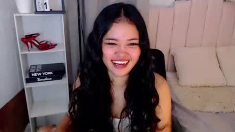 Snapshot of roxxy_blossom chatting on 10-12-25, 03:27 roxxy_blossom online show from 10-12-25, 03:27