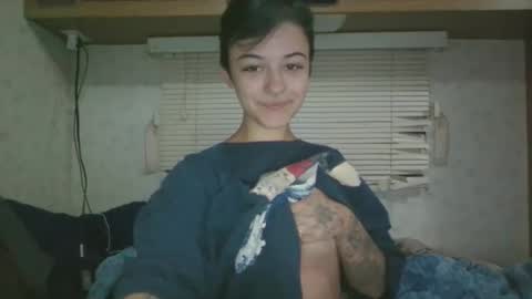 Snapshot of roxxysky chatting on 04-15-26, 04:08 Roxxy Skyy online show from 04-15-26, 04:08
