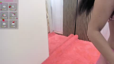 Snapshot of roxy_flame_ chatting on 06-25-26, 11:37 Roxy online show from 06-25-26, 11:37