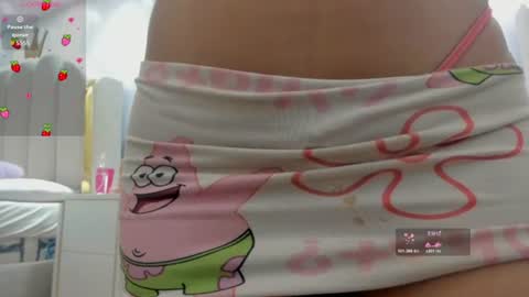 Snapshot of roxy_flame_ chatting on 07-14-26, 11:27 Roxy online show from 07-14-26, 11:27