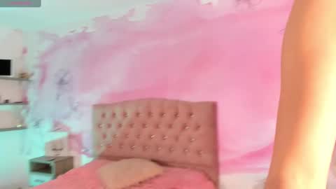 roxy_jones_ online show from 02-11-25, 07:59