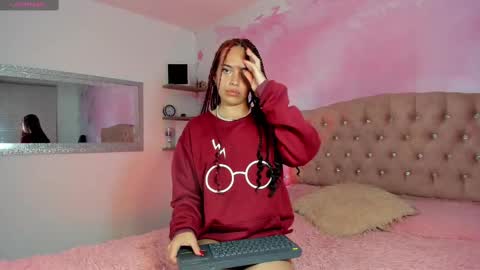 roxy_jones_ online show from 03-03-25, 11:56