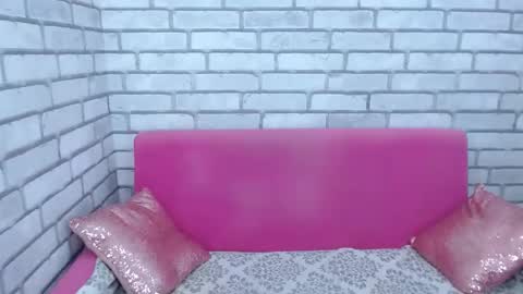 Snapshot of roxy_luxe chatting on 11-29-25, 08:17 roxy_luxe online show from 11-29-25, 08:17