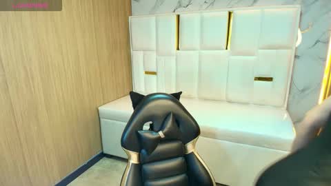 Roxy online show from 03-23-26, 01:15