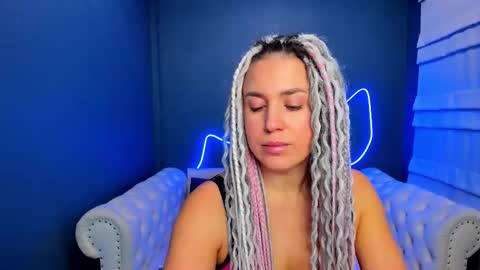 Roxy online show from 11-24-25, 01:38