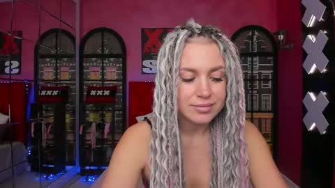 Snapshot of roxy_mars chatting on 05-07-26, 01:33 Roxy online show from 05-07-26, 01:33