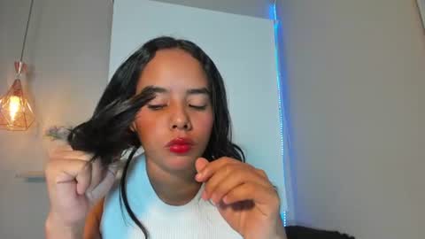 Snapshot of roxy_stone1 chatting on 06-10-26, 07:13 roxy_stone1 online show from 06-10-26, 07:13