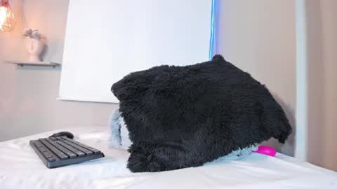 Snapshot of roxy_stone1 chatting on 06-11-26, 12:32 roxy_stone1 online show from 06-11-26, 12:32