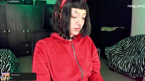 Roxy Independient model Help me to reach 50 thumbs up online show from 10-23-25, 01:38