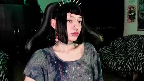 Roxy Independient model Help me to reach 50 thumbs up online show from 01-12-26, 11:54