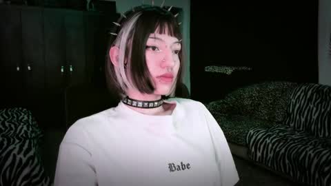 Snapshot of roxy_toxic chatting on 04-22-26, 12:13 Roxy Independient model Help me to reach 50 thumbs up online show from 04-22-26, 12:13