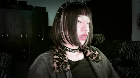 Snapshot of roxy_toxic chatting on 05-11-26, 11:24 Roxy Independient model Help me to reach 50 thumbs up online show from 05-11-26, 11:24