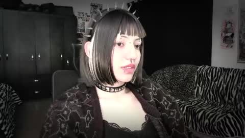 Snapshot of roxy_toxic chatting on 07-01-26, 12:34 Roxy Independient model Help me to reach 50 thumbs up online show from 07-01-26, 12:34