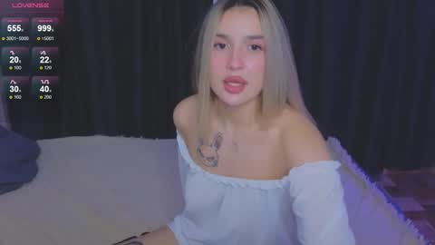 Snapshot of roxychilli chatting on 09-17-25, 08:43 Roxy online show from 09-17-25, 08:43